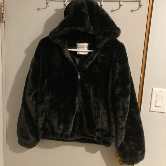 #103 Girls' UKids Black Faux Fur Hooded Lined Jacket, Size Large - Picture 1 of 7